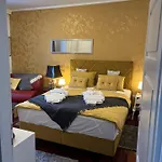 Sofia - Old Town Quiet Oasis With Free Parking شقة