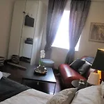 Sofia - Old Town Quiet Oasis With Free Parking شقة