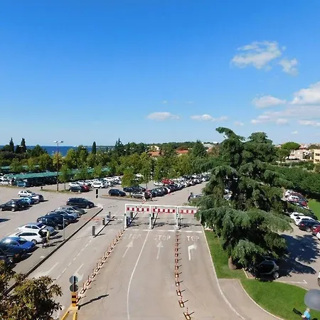 Sofia - Old Town Quiet Oasis With Free Parking شقة