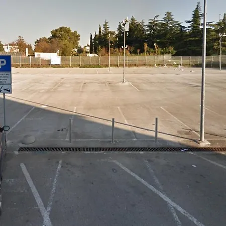 Sofia - Old Town Quiet Oasis With Free Parking * 포레치