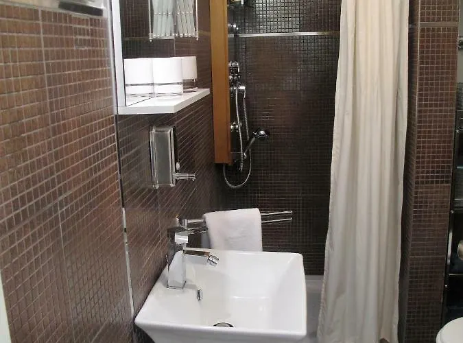 Sofia - Old Town Quiet Oasis With Free Parking * 포레치