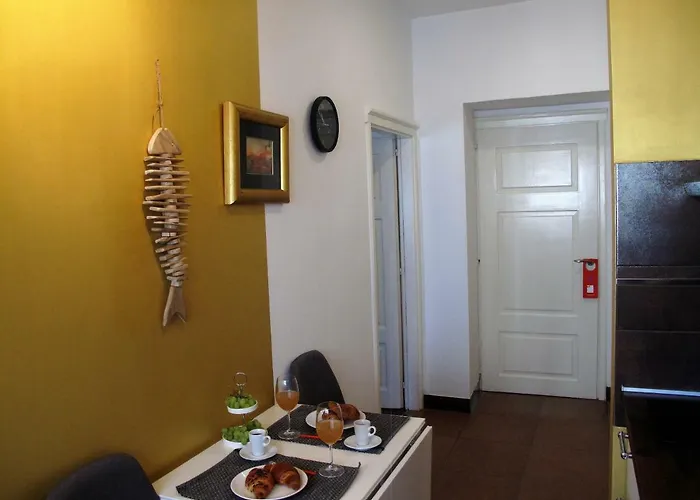 Sofia - Old Town Quiet Oasis With Free Parking * 포레치