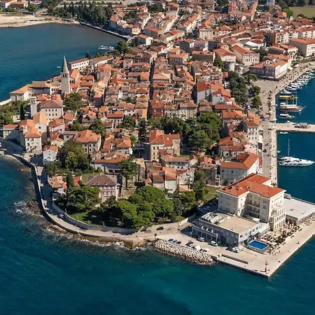 Апартаменты Sofia - Old Town Quiet Oasis With Free Parking *