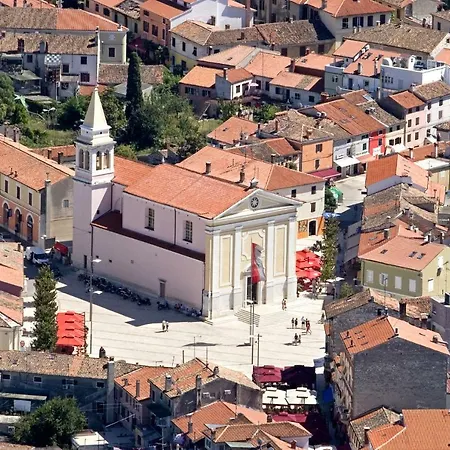 Sofia - Old Town Quiet Oasis With Free Parking *