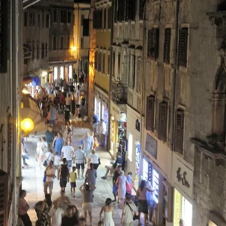 Sofia - Old Town Quiet Oasis With Free Parking Apartamento